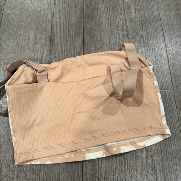 LAST PRICE🍒🤍 AERIE floral light sport bra ✨ - Picture 5 of 7